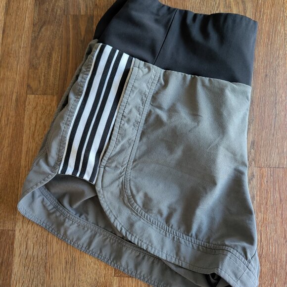 Athleta Ascender Shorts Side Striped Polyester Blend Women's Size 8 - Picture 4 of 4